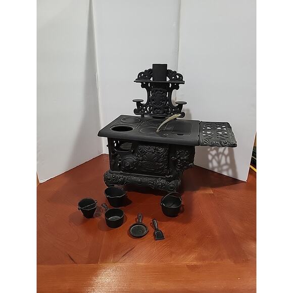 Vintage Royal Kenton Salesman Sample Child Cast Iron Stove - Picture 2 of 16